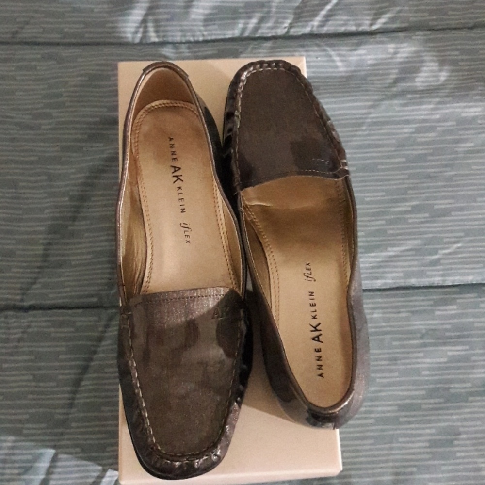 Patent leather Anne Klein loafers